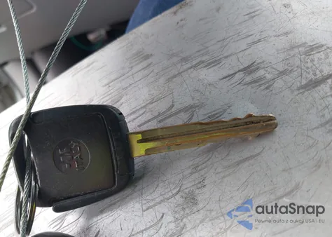 2001 Toyota Avalon Xls from USA, damaged, VIN 4T1BF28B61U114860